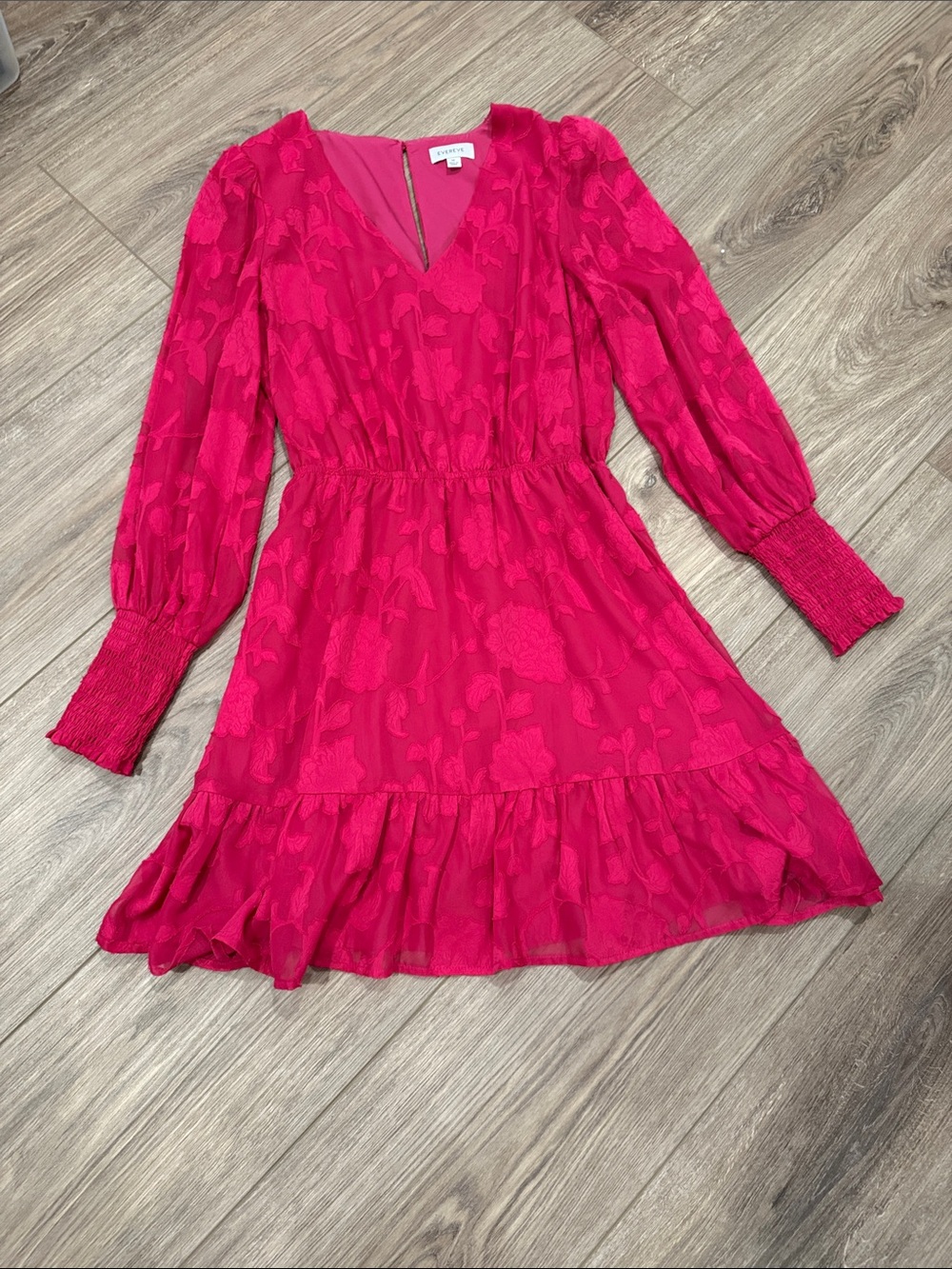 Evereve Hot Pink Floral V-Neck Smocked Cuff Long Sleeve Dress